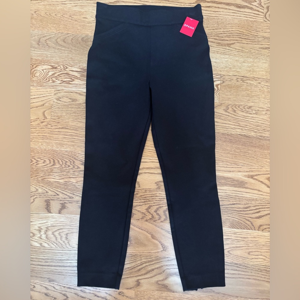 Black Spanx skinny in ponte pants